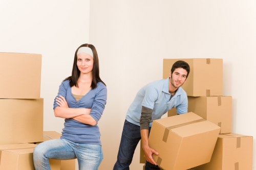Local removals support for students moving in Stratford